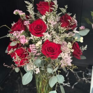 Deluxe Dozen Roses